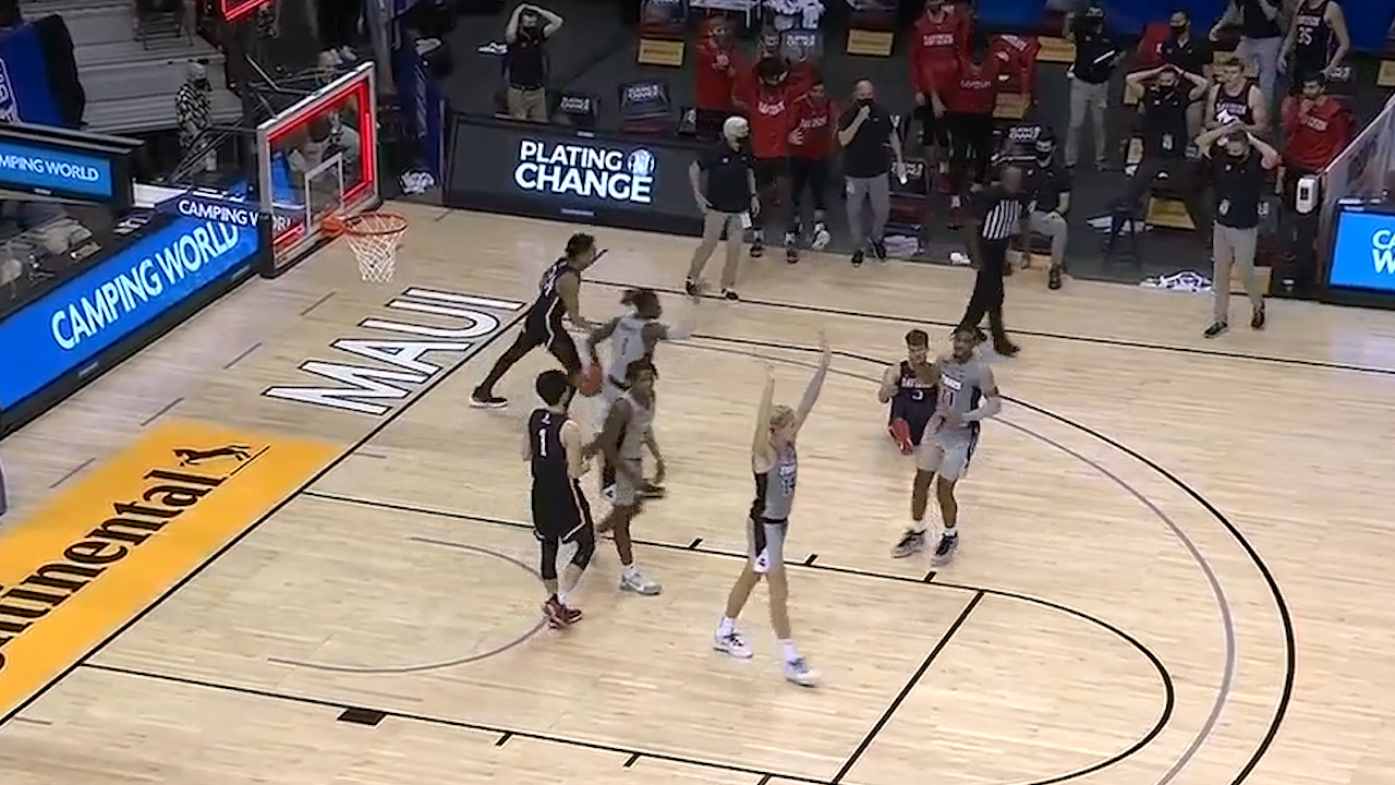 Davidson’s buzzer beater attempt falls short as Providence holds on, 63-62